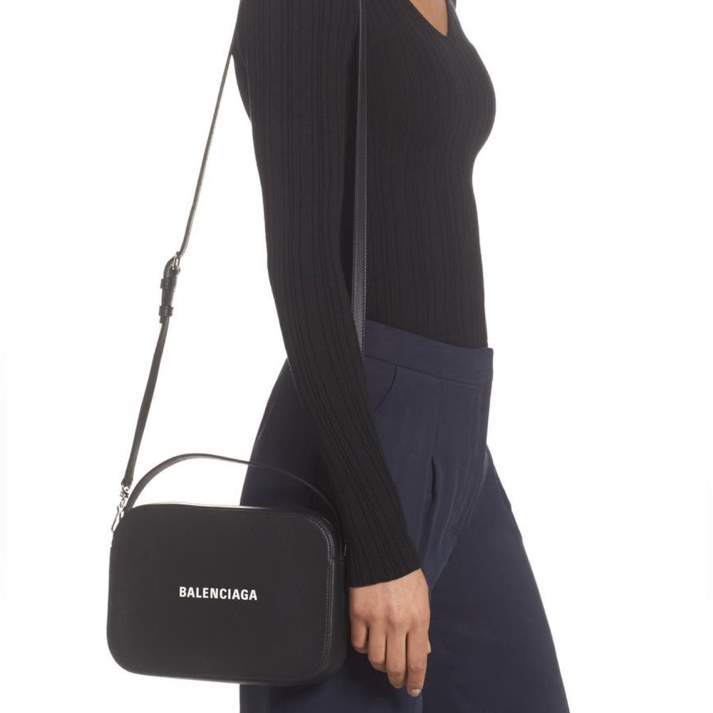 Balenciaga Small Everyday Calfskin Leather Camera Bag - Picture 6 of 7